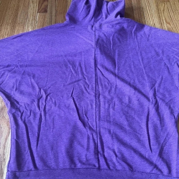 Forever21 light weight hoodie - Picture 3 of 5